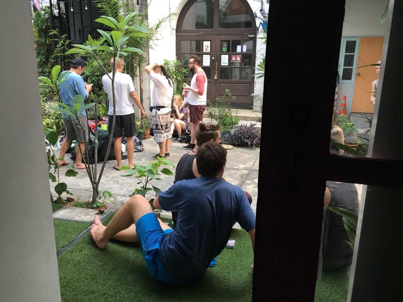 17You Inn Hostel 曼谷 外观 照片